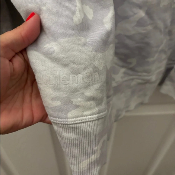 Lululemon perfectly oversized crew white camo sz 6 - Picture 6 of 6